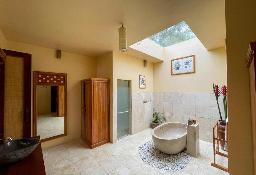 Люкс Повышенной Комфортности, Munduk Moding Plantation Nature Resort