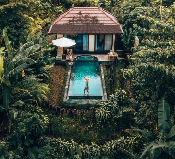 Вилла с 1 спальней и бассейном, Munduk Moding Plantation Nature Resort