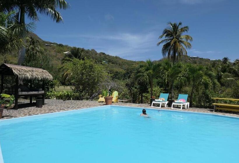 וילה בת 2 חדרי שינה, Firefly Estate Bequia