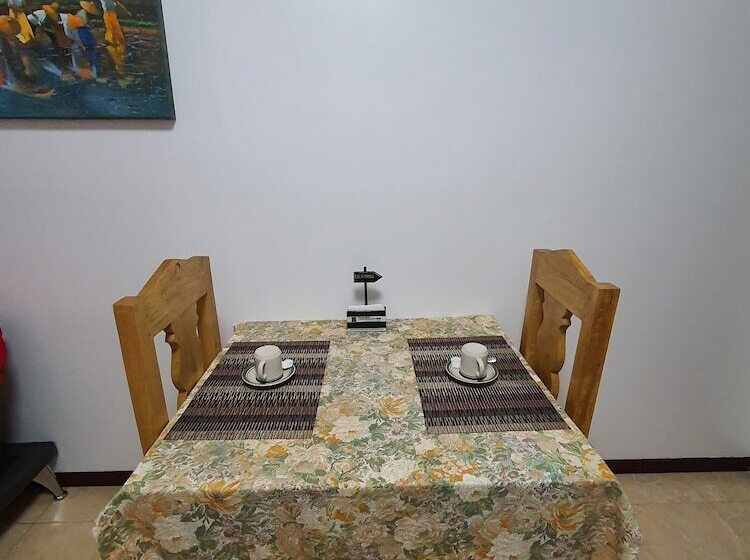 غرفة قياسية, Greenyard Inn