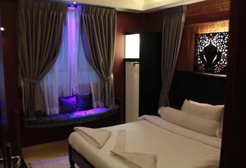 سوییت, Naga Angkor Hostel