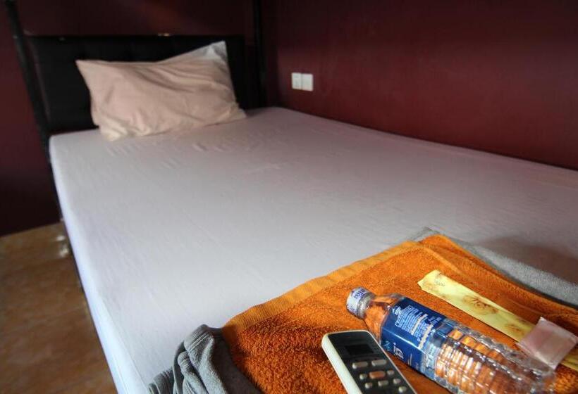 تختخواب در اتاق مشترک, Naga Angkor Hostel