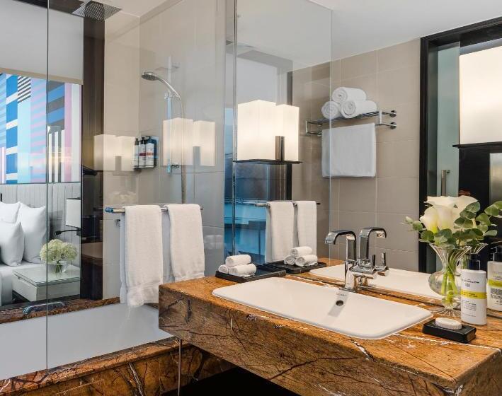 Номер Superior, Pullman Dubai Downtown