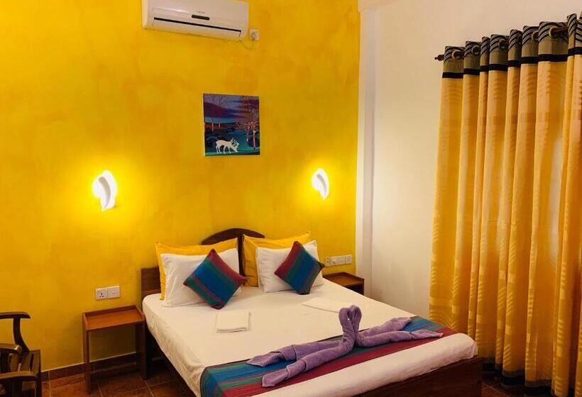 Номер Стандарт, Sam's Guest House