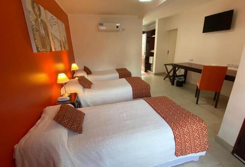 Номер Стандарт Трехместный, Posada De Los Poetas Hotel Boutique
