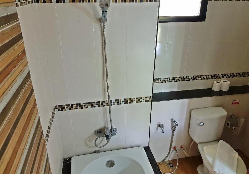 استودیوی استاندارد, Papai Country Lodge Sha
