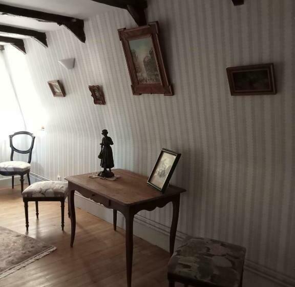 Люкс Повышенной Комфортности, Château De Vassinhac Chambres D Hôtes Collonges La Rouge