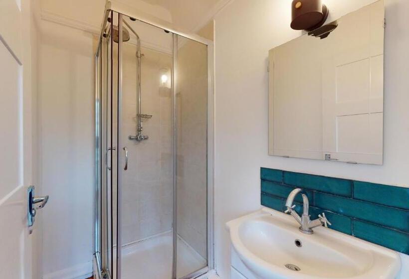 Номер Deluxe, The Vicarage Tooting, Sw17