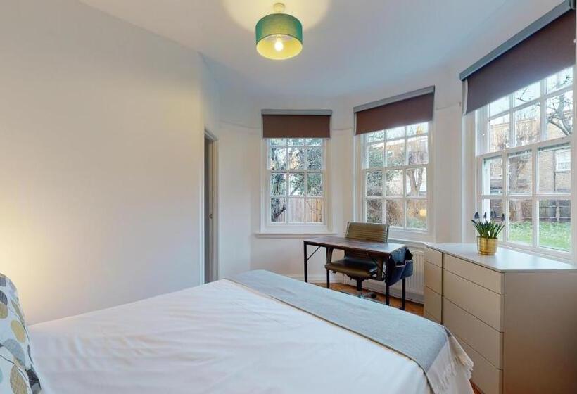 Номер Deluxe, The Vicarage Tooting, Sw17