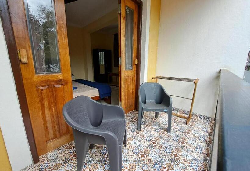 Номер Deluxe с Балконом, D Souza S Guest House