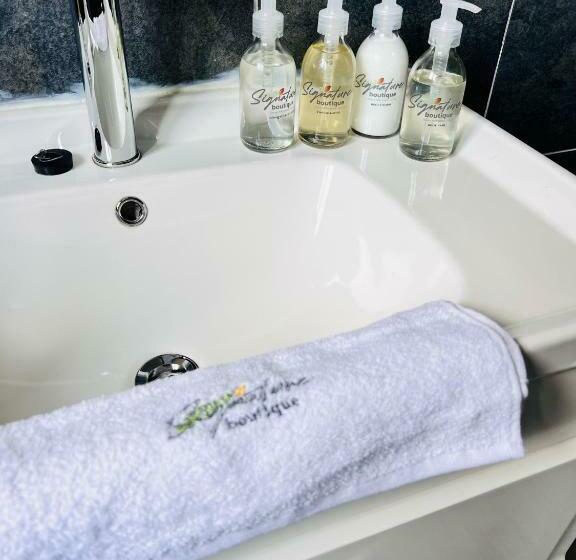 اتاق سوپریور با تخت بزرگ, Signature Boutique Guesthouse