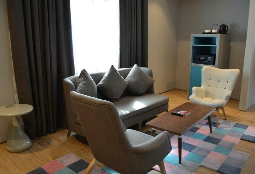 Люкс, Ibis Styles Dubai Jumeira