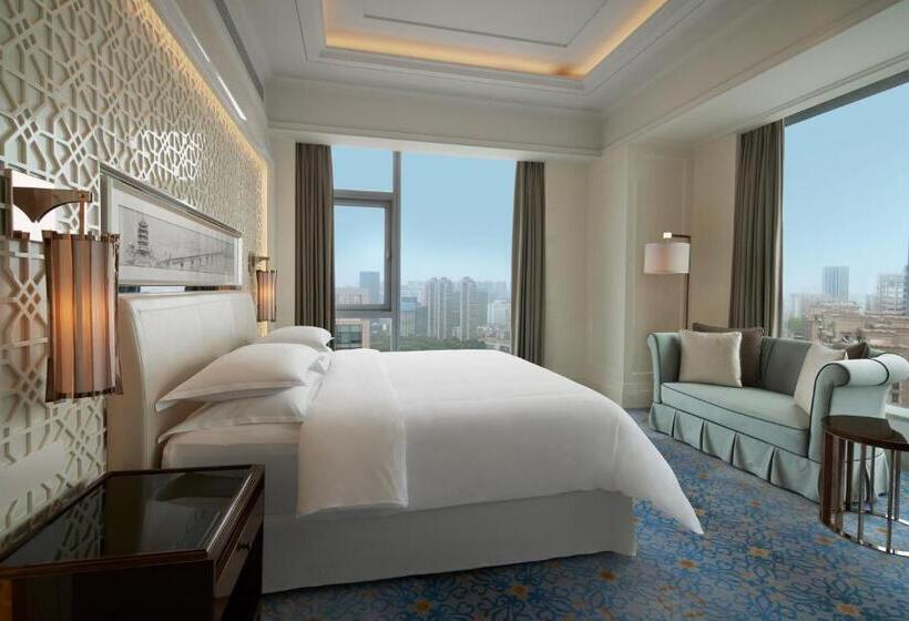 اتاق استاندارد با تخت بزرگ, Sheraton Grand Wuhan Hankou