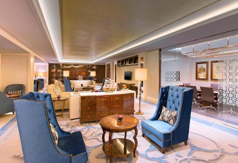 Club Room King Bed, Sheraton Grand Wuhan Hankou