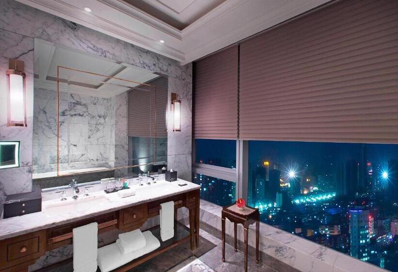 سوئیت کلاب, Sheraton Grand Wuhan Hankou