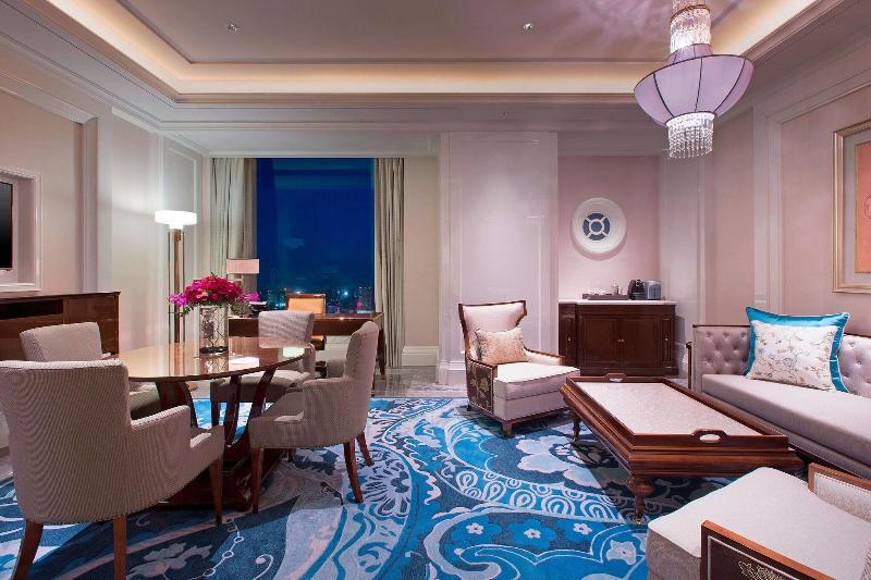 سوئیت کلاب, Sheraton Grand Wuhan Hankou