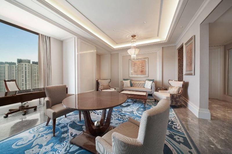 سوئیت کلاب, Sheraton Grand Wuhan Hankou