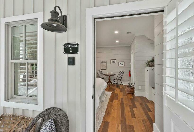 스위트 킹사이즈 침대, The Cottages At Laurel Brooke