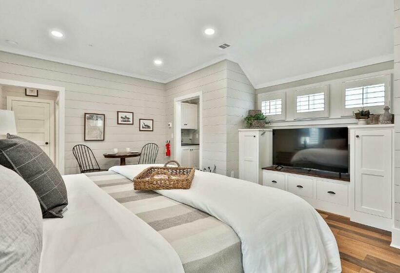스위트 킹사이즈 침대, The Cottages At Laurel Brooke