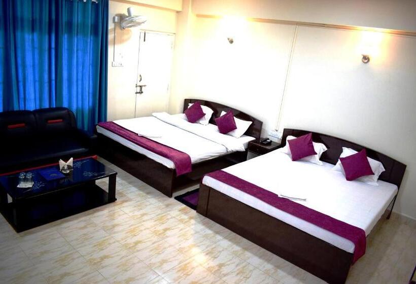 Четырехместный Номер Стандарт, Lily Guest House