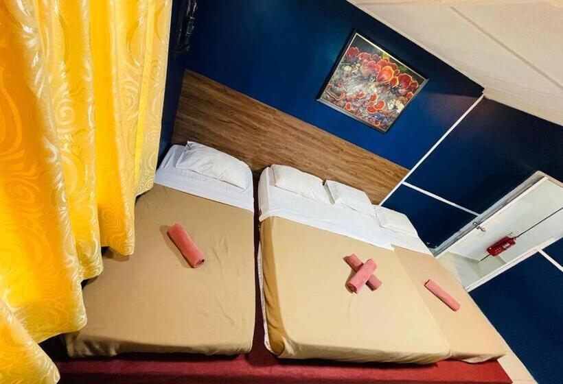 اتاق لوکس چهار تخته, Vintage Guesthouse