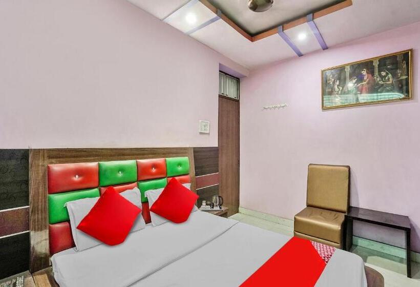 Habitación Triple Clásica, Spot On Hotel Maharaja Inn