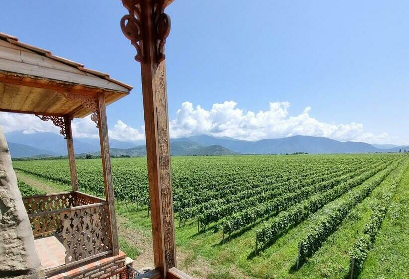اتاق استاندارد با چشم‌انداز کوهستان, Château Davitiani