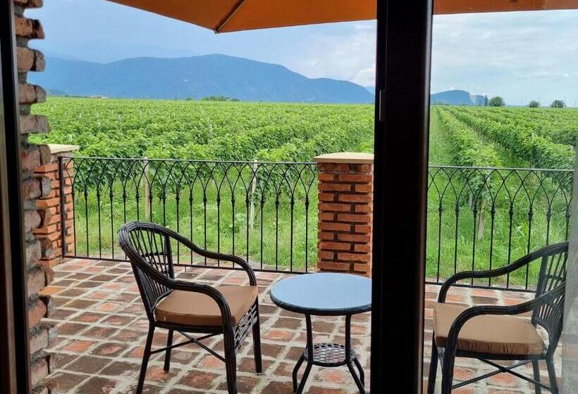 Standard Triple Room with Terrace, Château Davitiani