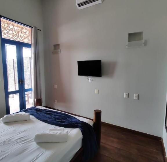 اتاق لوکس با بالکن و چشمانداز دریا, Villa Salvador