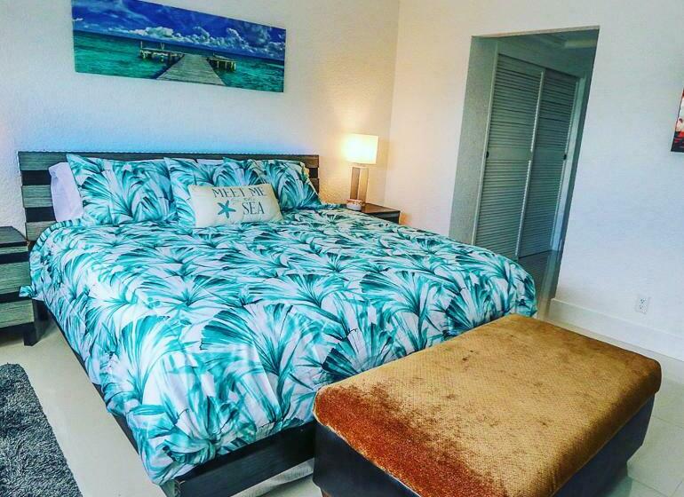 1침실 펜트하우스 아파트, Beautiful Penthouse Condo With Stunning Views Of Both Ocean And City