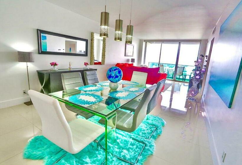 1침실 펜트하우스 아파트, Beautiful Penthouse Condo With Stunning Views Of Both Ocean And City
