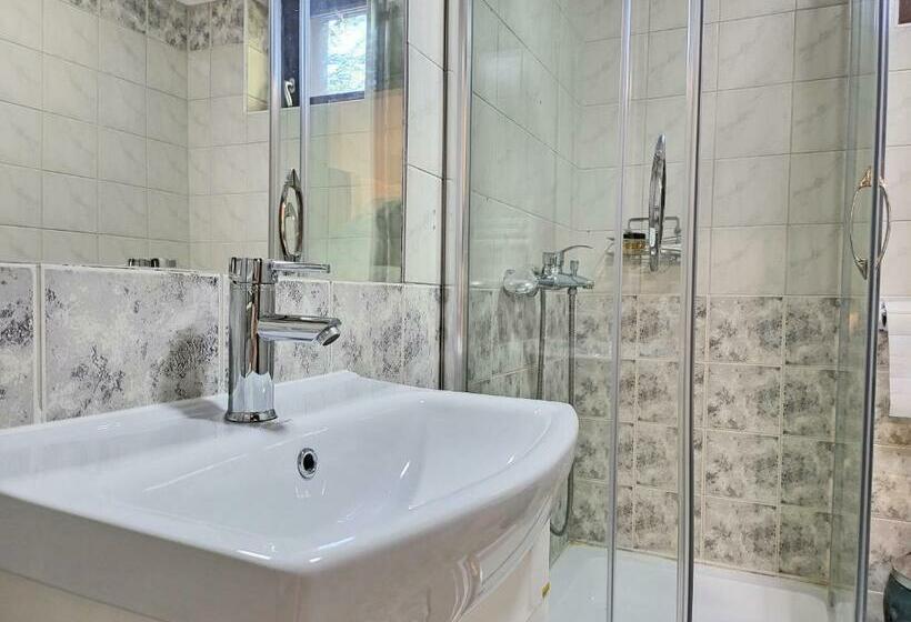 اتاق استاندارد با بالکن, Mayberry Lake   Villa Medijapark