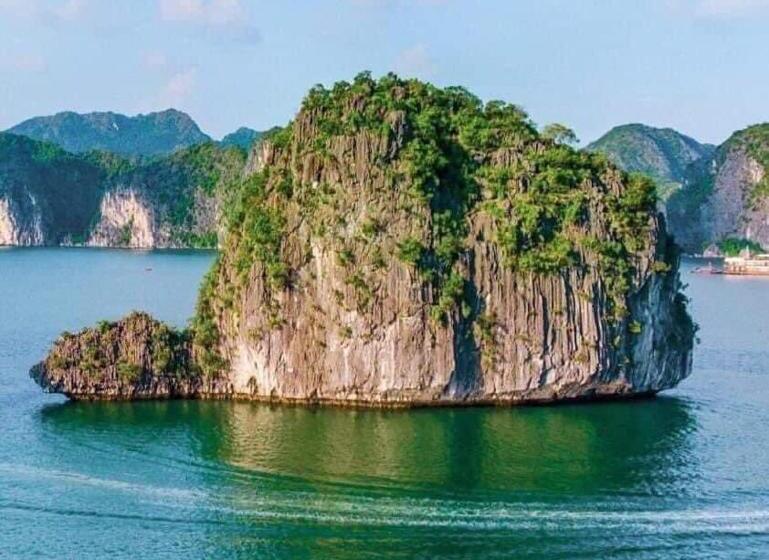 اتاق استاندارد سه نفره, Bee Lucky Homestay Cat Ba Island