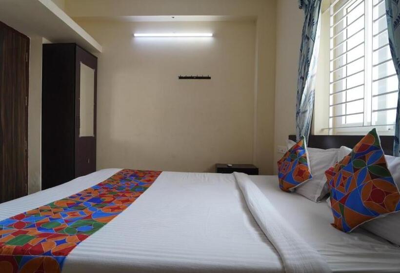 اتاق استاندارد با بالکن, Vangal Nest Peelamedu Psg Stay