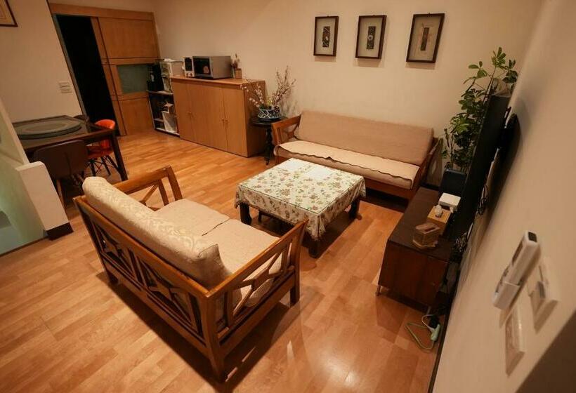 اتاق استاندارد با سرویس بهداشتی مشترک, Lemuju B&b