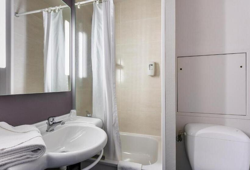 Четырехместный Номер Стандарт, B&b Hotel Béziers
