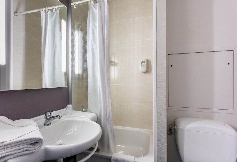 Четырехместный Номер Стандарт, B&b Hotel Béziers
