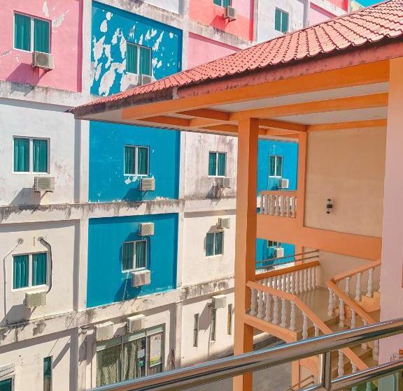 اتاق لوکس خانوادگی, Amzar Motel Cenang