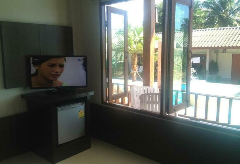 Номер Deluxe Вид на Бассейн, Khum Laanta Resort   Sha Extra Plus