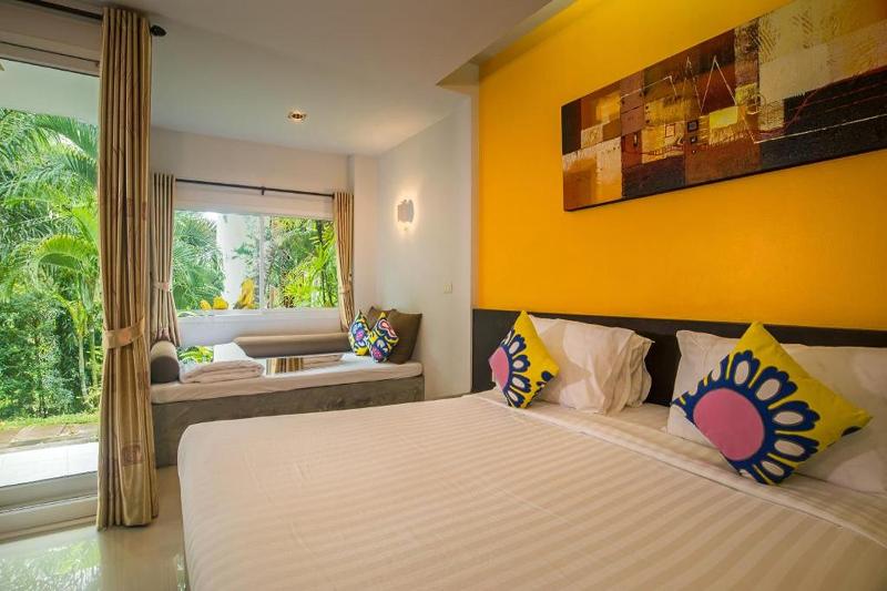 디럭스 트리플 룸, The Fong Krabi Resort
