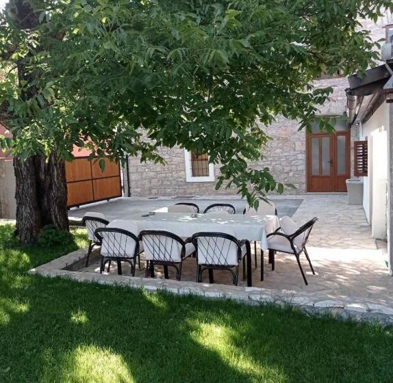 استودیوی استاندارد, Apartmani Aleksandar