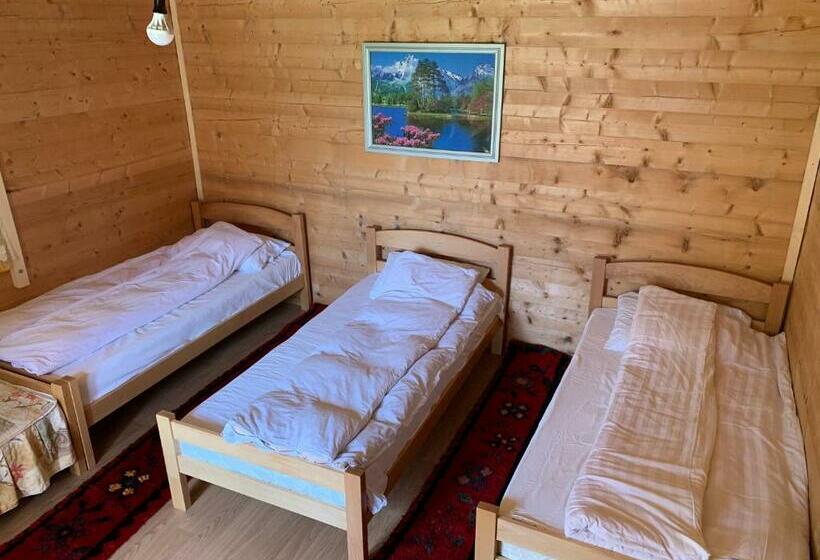اتاق ساده سه‌ نفره, Guest House Ulaj