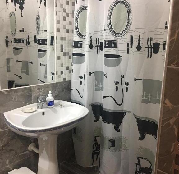 Семейное Студио, Joni S House