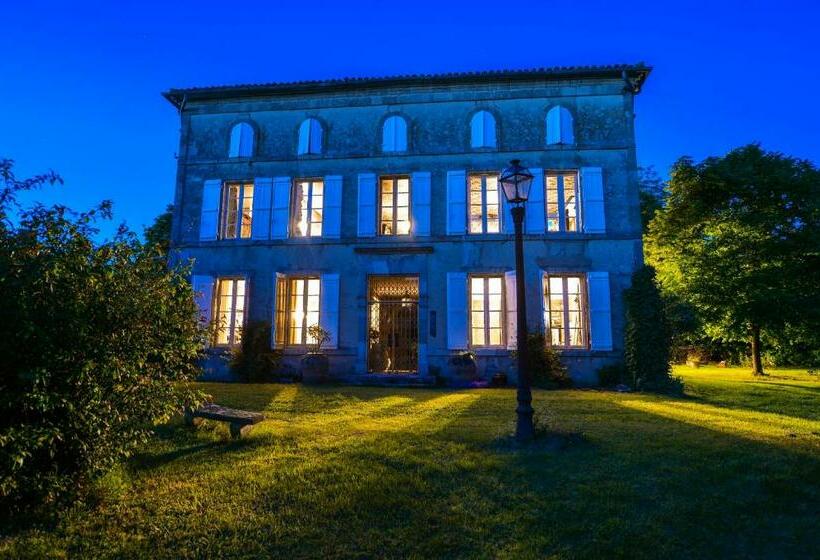 Вилла с 1 спальней и бассейном, Maison De Maître Avec Grand Parc Arboré Clos De Murs