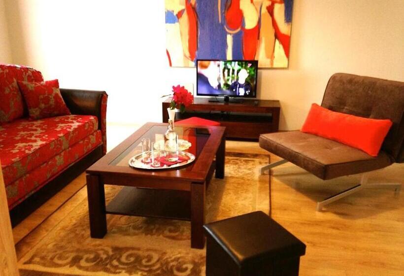 سوییت جونیور, More Guesthouse