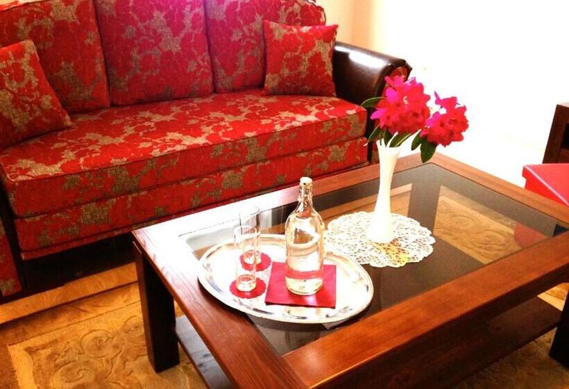 سوییت جونیور, More Guesthouse