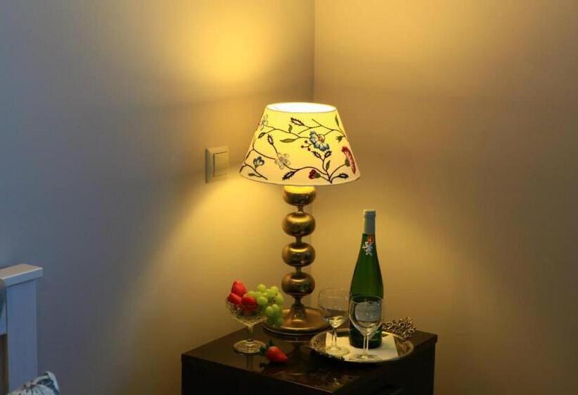 اتاق لوکس, More Guesthouse