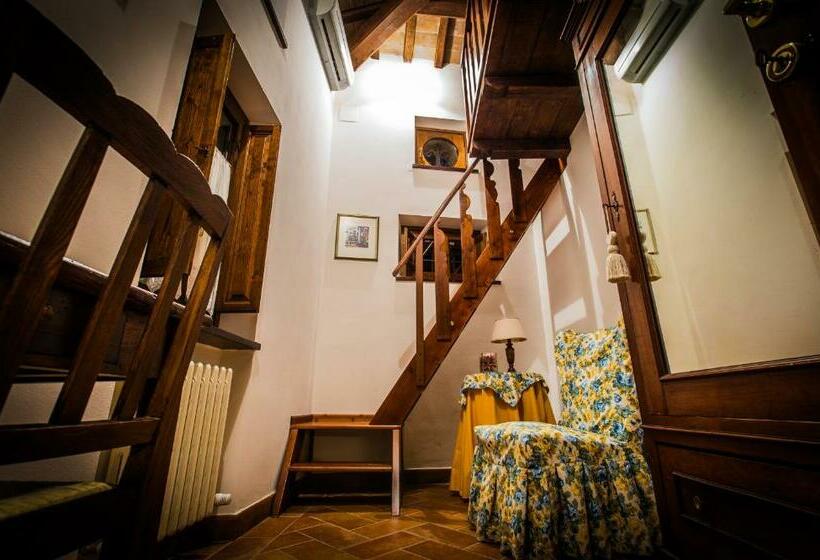 جناح جونيور مطل على الحديقة, Torre Piantarosa
