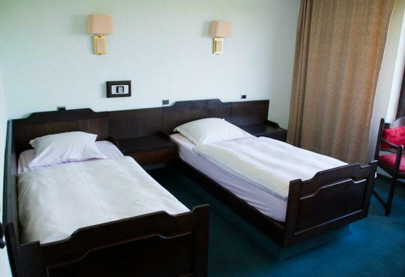 Номер Стандарт, Hôtel Grand Champ