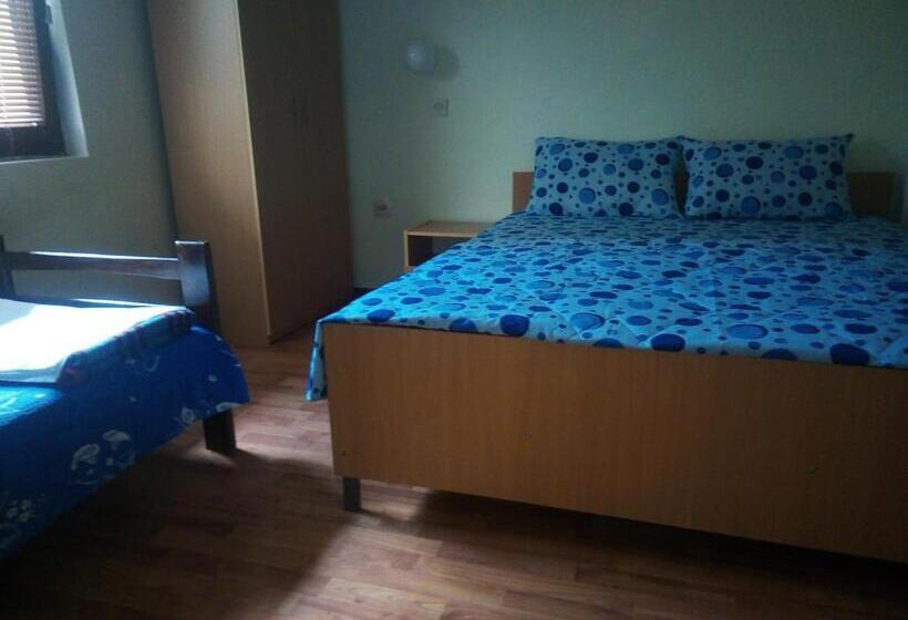استودیوی استاندارد, Lile Pestani Accommodation